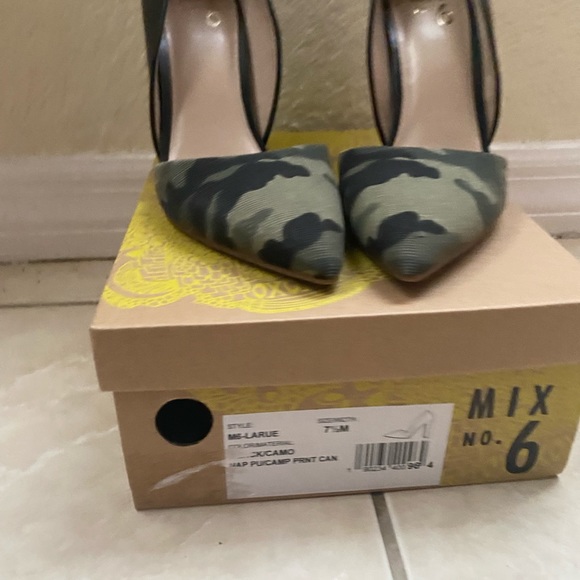 Brand New Camouflage High Heels - Picture 2 of 5